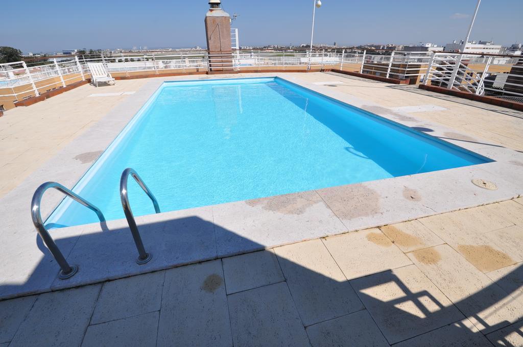 Apart Lisbon Pool Metro Garage Quarto foto
